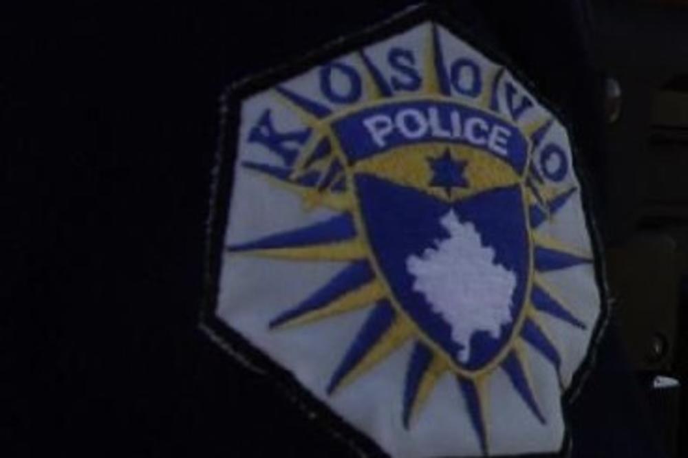 KAMENOVAN AUTOMOBIL U ZUBINOM POTOKU: Povređen Srbin, pripadnik Kosovske policije
