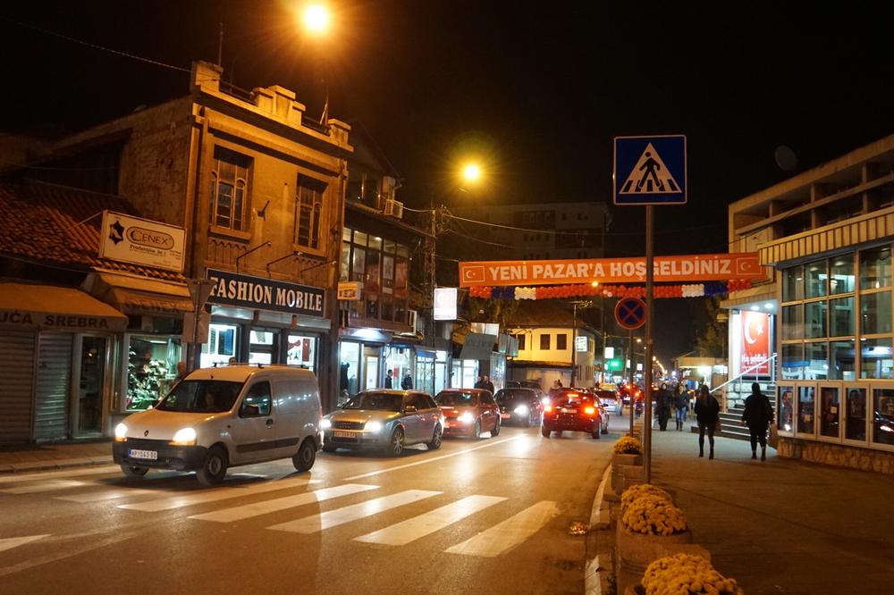 PONOVO NASILJE NA ULICAMA NOVOG PAZARA: Jedna osoba teško povređena  u pucnjavi ispred kafića