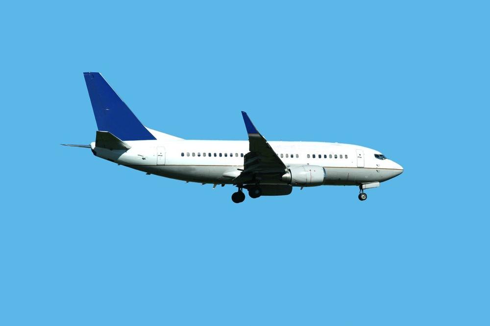 NEMA LETA ZBOG INATA: Avion vraćen na pistu zbog bahatog putnika