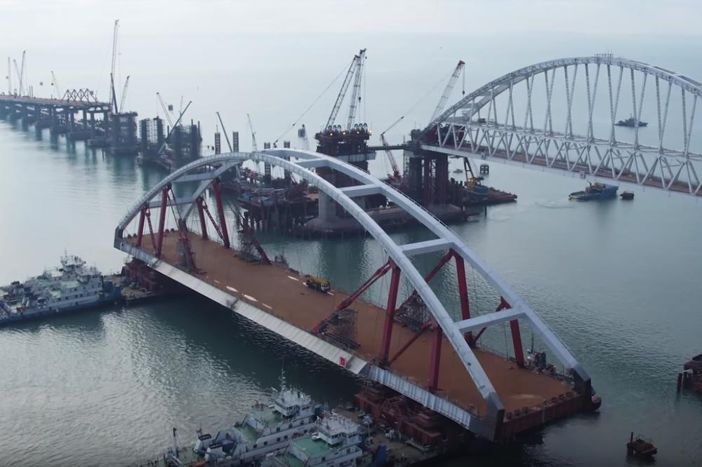 (VIDEO) MONUMENTALNI GRAĐEVINSKI PODUHVAT: Ovako će izgledati most koji će povezati Krim s kopnom Rusije