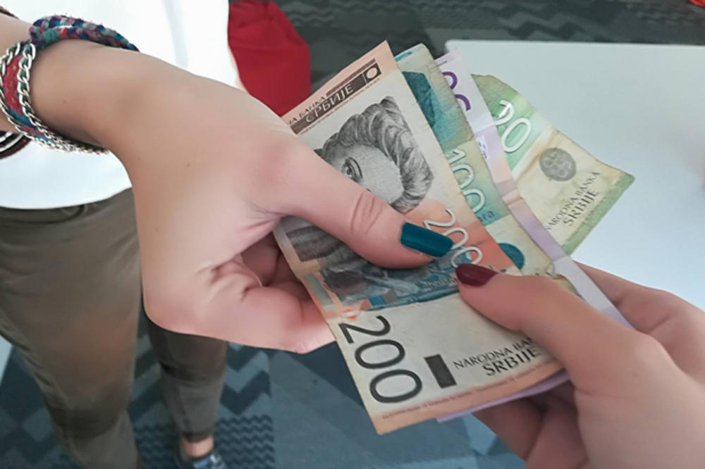 ČETIRI GODINE ISPLAĆIVALI RADNICIMA PLATE U KEŠU: Oštetili budžet Srbije za 12,6 miliona dinara a sad ih uhapsili