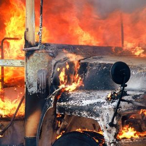 DRAMA U HRVATSKOJ: Zapalio se autobus koji je prevozio decu, vatrogasci