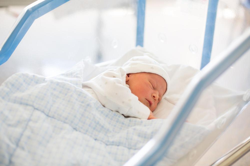 SVE VIŠE SE RAĐAMO! Zavod za statistiku objavio dobre vesti: U avgustu rođeno 5.891 beba, najviše od početka godine!
