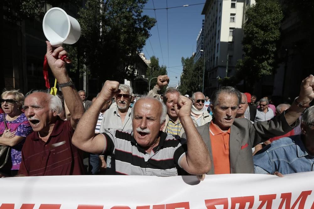 PROTEST PENZIONERA U ČETVRTAK: Pozvali i nezadovoljne zaposlene da dođu na Trg Nikole Pašića u 11 sati