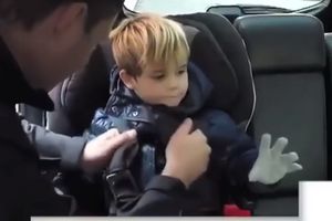 RODITELJI, OVO VAM JE KOBNA GREŠKA: Nikako ne smete dete u zimskoj jakni stavljati u auto-sedište, evo zašto!
