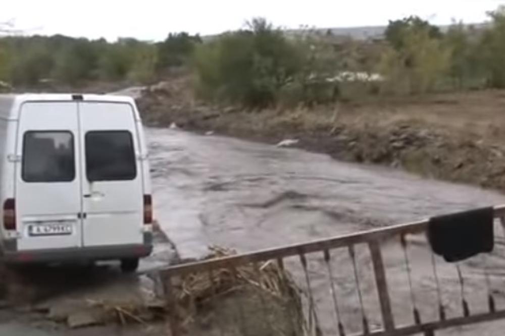 (VIDEO) POPLAVE U KOMŠILUKU ODNELE TRI ŽIVOTA: Udavili se u Bugarskoj tokom iznenadnih poplava