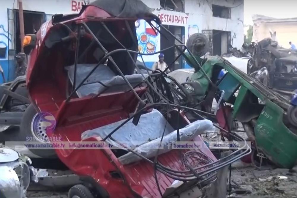 (FOTO, VIDEO) KRVAVA SUBOTA U SOMALIJI: 18 mrtvih u eksploziji auto bombe, teroristi rafalima rešetali po hotelu!