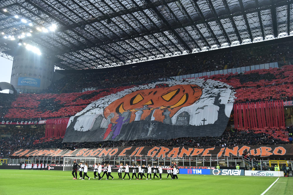 (VIDEO) STRAŠNA KOREOGRAFIJA: Pogledajte kako su navijači Milana dosuli so na najveću Juventusovu ranu