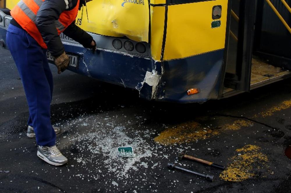 HAOS U CENTRU GRADA: U Kralja Milana se sudarili autobus i kamion Gradske čistoće