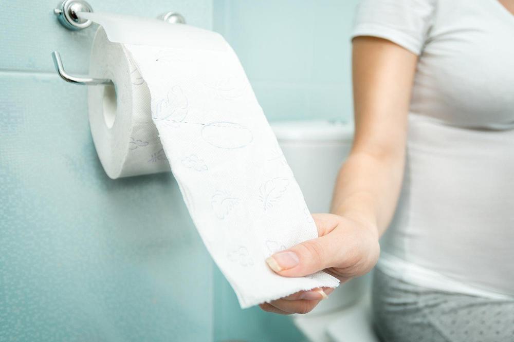 STRUČNJACI ZNAJU ZAŠTO: Toalet papir zapravo ne briše dobro, a ovo je razlog!