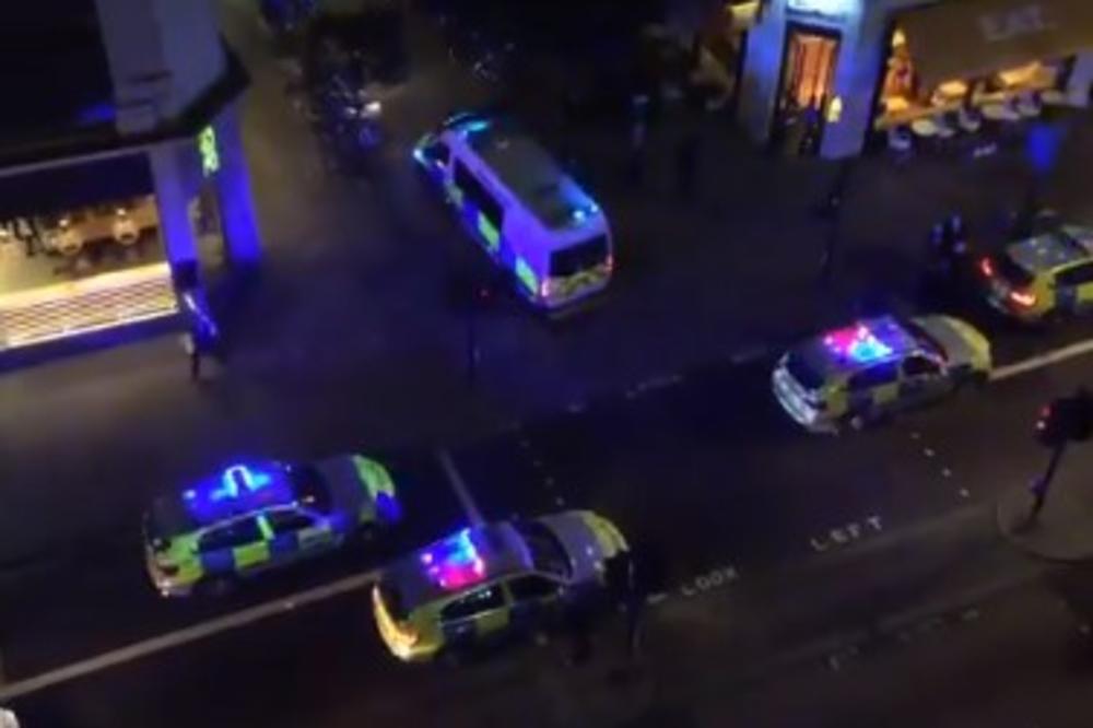 (VIDEO) POSLE NJUJORKA GAŽENJE I U LONDONU: Taksi se popeo na pločnik i zario u pešake!