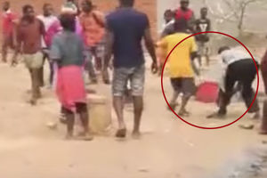 (VIDEO) HISTERIJA SE OTELA KONTROLI: Lovci na vampire brutalno pobili 9 ljudi u Malaviju