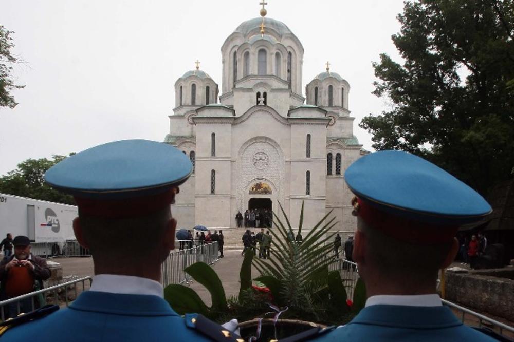 OBELEŽENO 47 GODINA OD SMRTI KRALJA PETRA II: Položeni venci na Oplencu