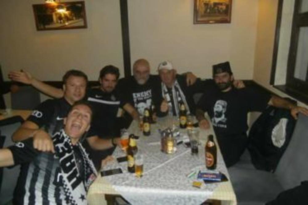 (FOTO) LJUBAV NE POZNAJE GRANICE Belgijanci odlepili za Partizanom: Intenzivno učimo pesme Grobara, dolazimo na derbi!
