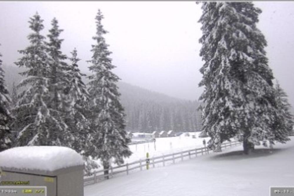 (VIDEO) ZIMSKI PRIZORI: Slovenačka skijališta već pod snegom!