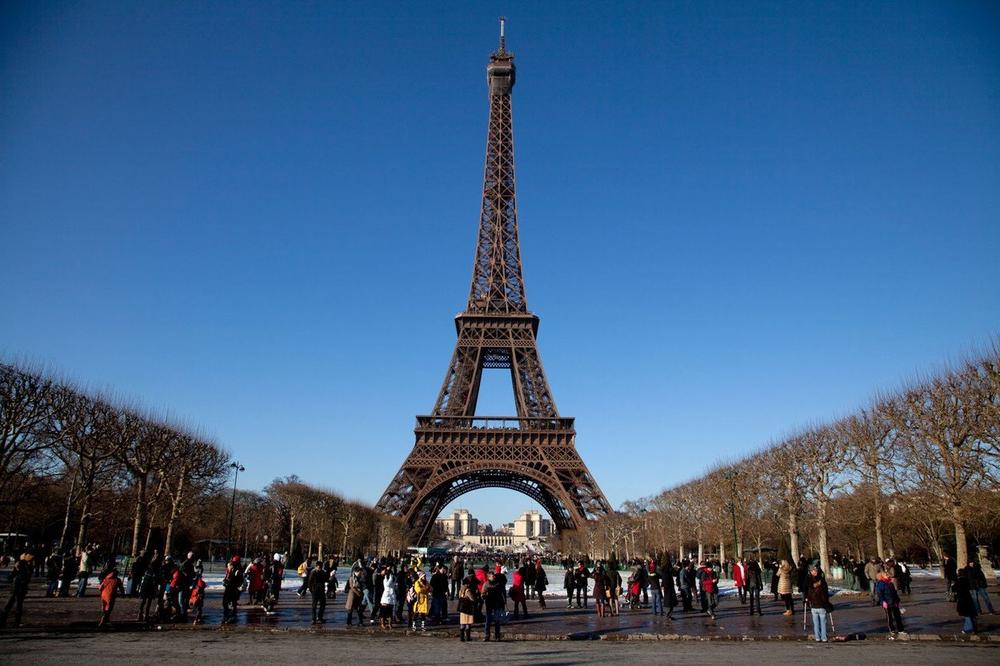 RAZOČARAVAJUĆA PROMENA: Turiste u Parizu sačekalo baš neprijatno iznenađenje