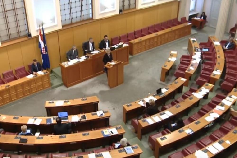 USTAŠKI POZDRAV U SABORU: Vlada Hrvatske da objasni zašto ne sprečava upotrebu Za dom spremni