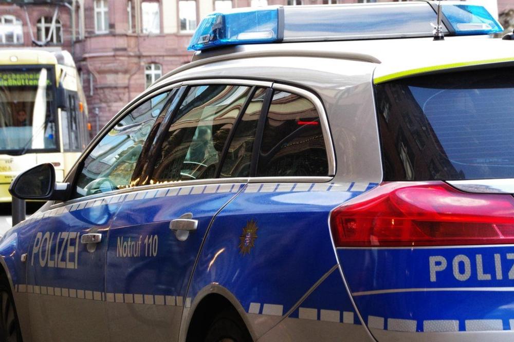 DRAMA U BERLINU: Vozaču pozlilo, pa se zaleteo u kafić, 5 ljudi povređeno