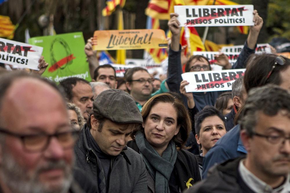 ŠPANIJA OKRENULA DRUGI OBRAZ: Oslobođeno šest od osam katalonskih političara