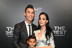 (FOTO) KRISTIJANO DOBIO ČETVRTO DETE: Ronaldo se javio iz bolnice, Heorhina mu rodila ćerku