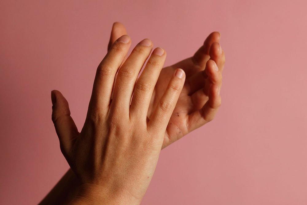 ŠTA MOŽETE OTKRITI SA ŠAKA :5 potencijalnih bolesti koje otkrivaju ruke!