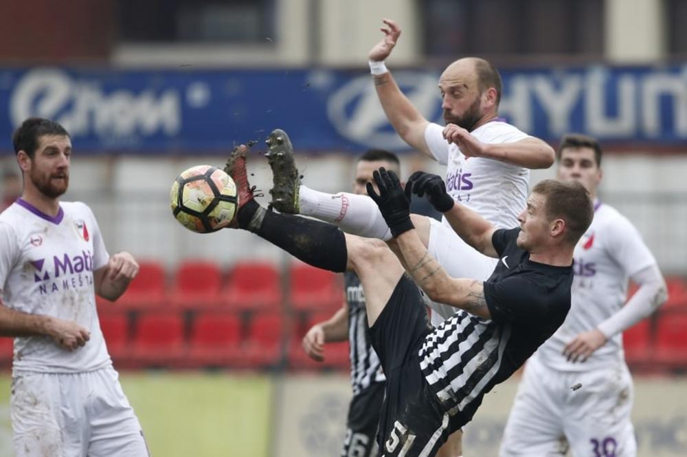 (VIDEO) BLICKRIG PARTIZANA U IVANJICI: Crno-beli sa dva brza gola razbili bunker Javora i plasirali se u polufinale Kupa Srbije!