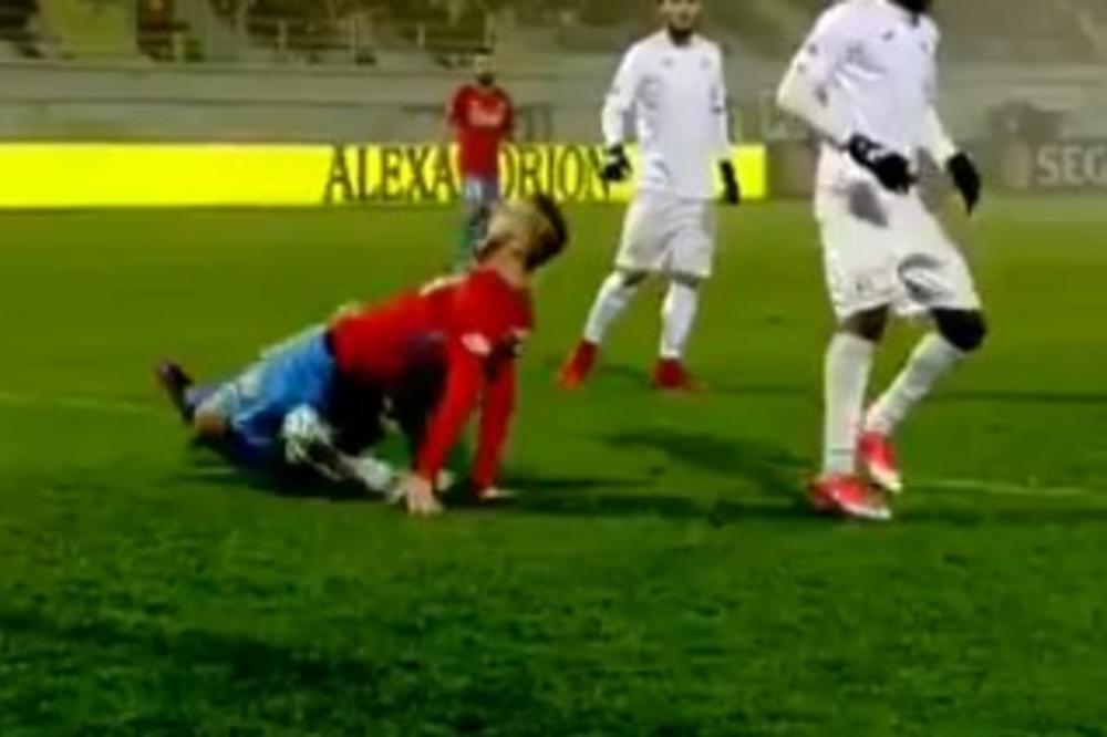 (UZNEMIRUJUĆI VIDEO) HOROR U RUMUNIJI: Bivši igrač Zvezde polomio nogu i vrištao od bolova, ceo stadio je zanemeo