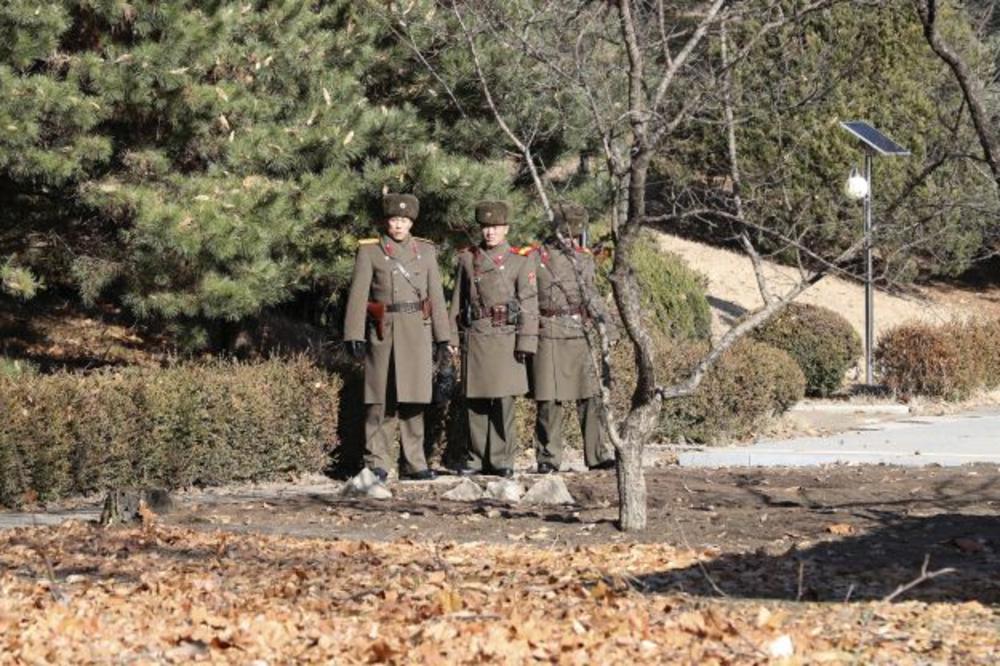 (VIDEO) KAKO JE ZA DLAKU IZBEGNUT RAT SEVERNE I JUŽNE KOREJE: Vojnici Pjongjanga prešli granicu i otvorili vatru, Seul za sada nije vojno reagovao