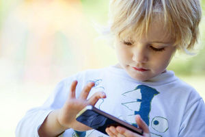 ZA BEZBEDNO SURFOVANJE: Kako da mobilni telefon i tablet prilagodite detetu