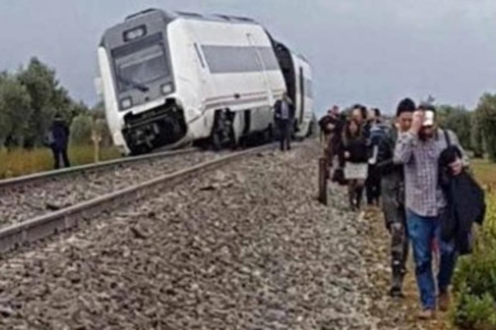 NESREĆA U ŠPANIJI: Voz izleteo iz šina, 21 osoba povređena