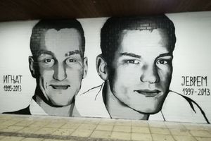 (FOTO) ČETIRI GODINE POSLE NESREĆE: Drugari oslikali mural poginulim rukometašima Partizana