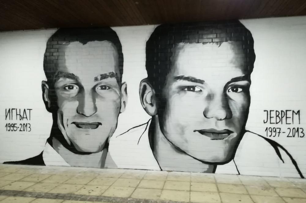 (FOTO) ČETIRI GODINE POSLE NESREĆE: Drugari oslikali mural poginulim rukometašima Partizana