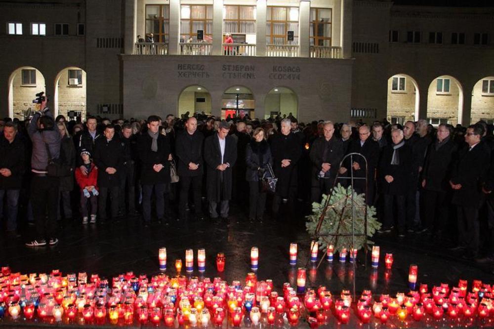 I DRAGAN ČOVIĆ ODAO POŠTU: U Mostaru mise i sveće za Praljka