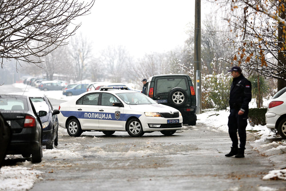 HOROR U ZEMUN POLJU: Saobraćajac ubio ljubavnicu, pa pucao sebi u srce