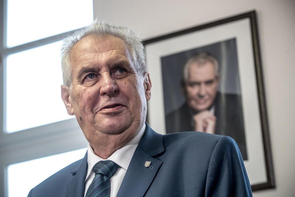 ČEŠKI PREDSEDNIK ŠOKIRAO JEZIVOM ŠALOM O KAŠOGIJU: Ovo nije prvi put da Zeman daje zlobne izjave o novinarima!