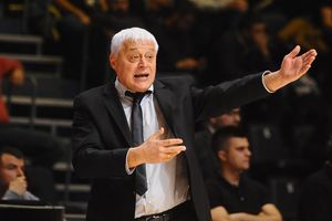 NIKOLIĆU TEŠKO ZBOG GROBARA Evo kako je trener Partizana reagovao na povike: Muto, odlazi