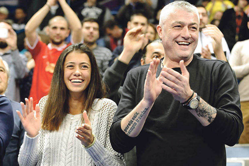 (FOTO) POVRATAK U DETINJSTVO: Raznežićete se kada vidite kako je Olga čestitala rođendan svom tati Predragu Daniloviću