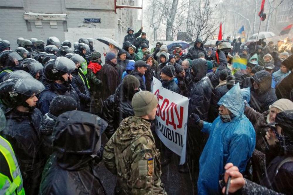NEMA MIRA U KIJEVU: Sakašvilijeve pristalice istakle listu zahteva, neće odustati od protesta