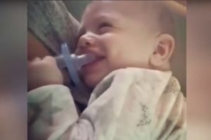 (VIDEO) OVAJ OSMEH JE NEPROCENJIV: Raznežite se kada vidite kako se uspavljuje beba poznatog para