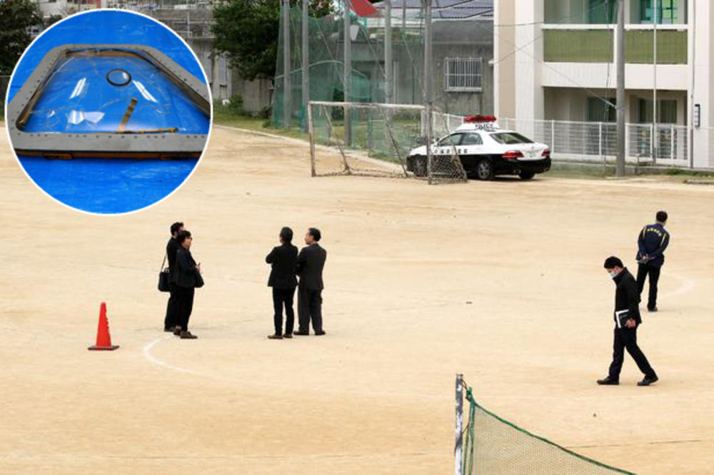 (FOTO) NEZGODA KAKVA SE RETKO VIĐA: Prozor američkog helikoptera pao na školu u Japanu, povređen dečak