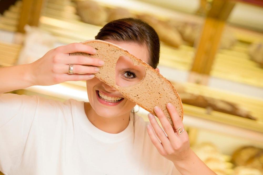 OBRATITE PAŽNJU: Evo šta se dešava ako izbacite hleb iz ishrane!