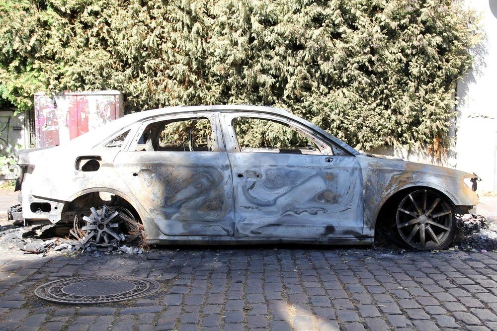 JOŠ JEDAN INCIDENT: Izgorela dva automobila u Budvi