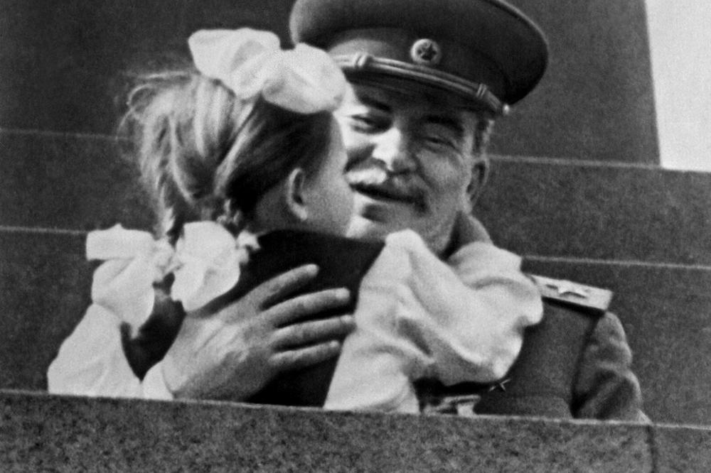 DANAS BI SLAVIO DIVAN DAN: Misteriju Staljinovog rođendana još niko nije razotkrio