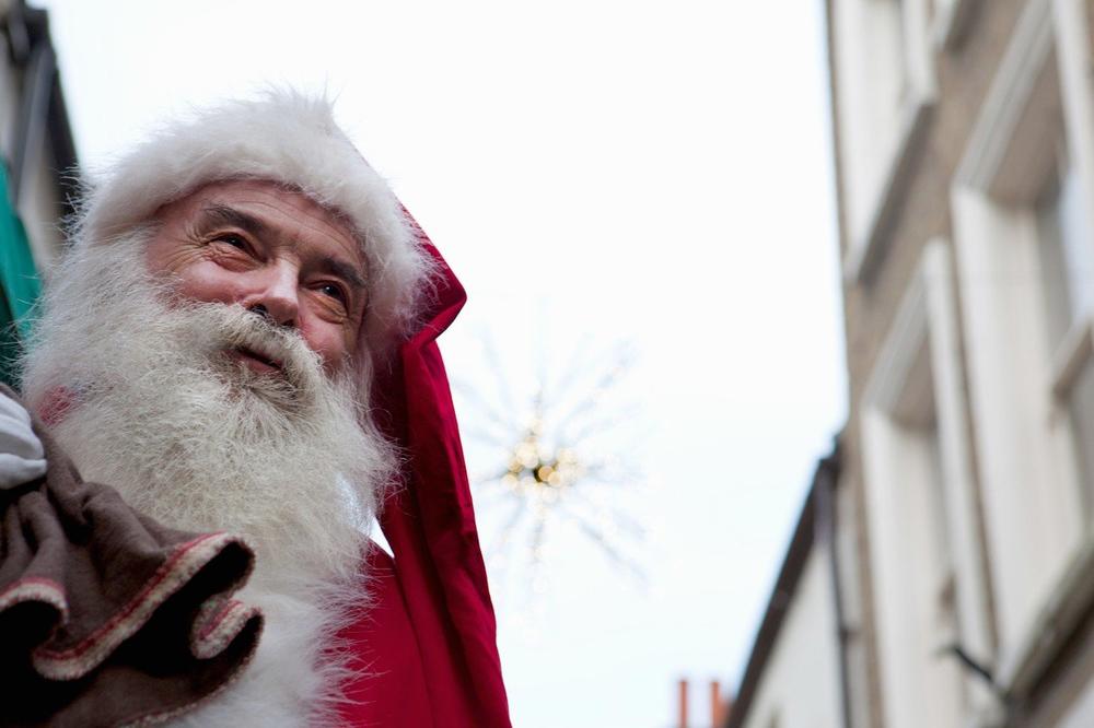 ZOOGODIŠNJA BAJKA U VRNJAČKOJ BANJI! U nedelju u podne zabava za mališane: Slikanje s Deda Mrazom i besplatni PAKETIĆI