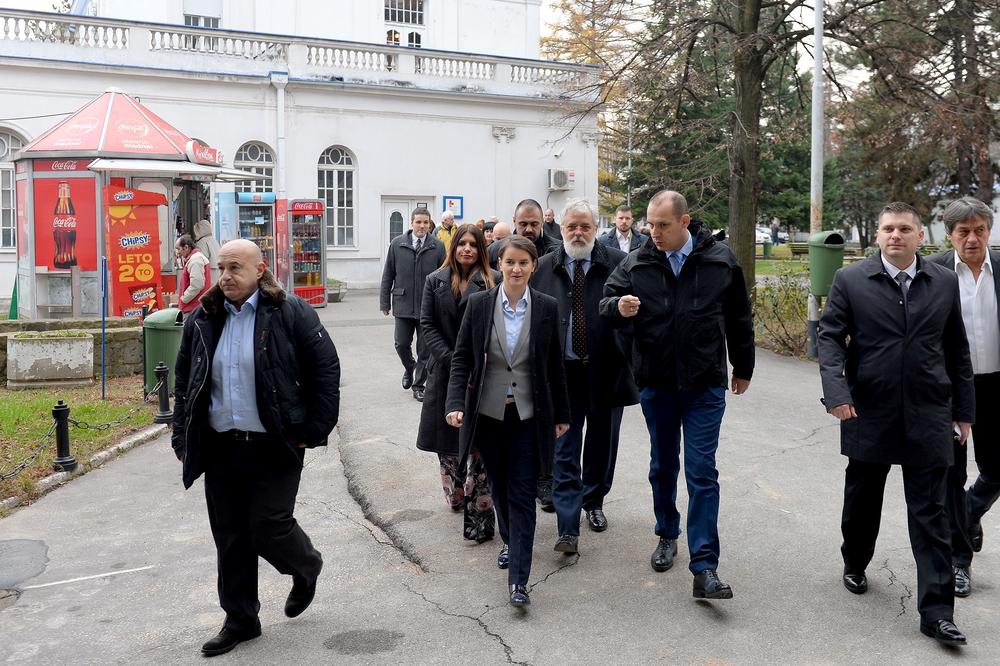 U ZDRAVSTVU SRBIJE ZAPOSLENO 8.000 LEKARA I MEDICINARA: Odobreno više od 5.500 specijalizacija