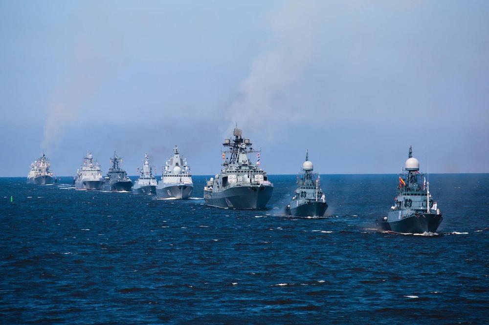 PAŽLJIVO MOTRE NA RUSKU FLOTU: Britanska mornarica pratila 4 ruska broda kod Lamanša