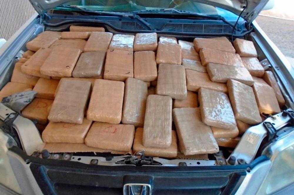 ZAPLENJENA DROGA NA GRANICI CRNE GORE I ALBANIJE: Policija oduzela 50 kilograma marihuane u Tuzima