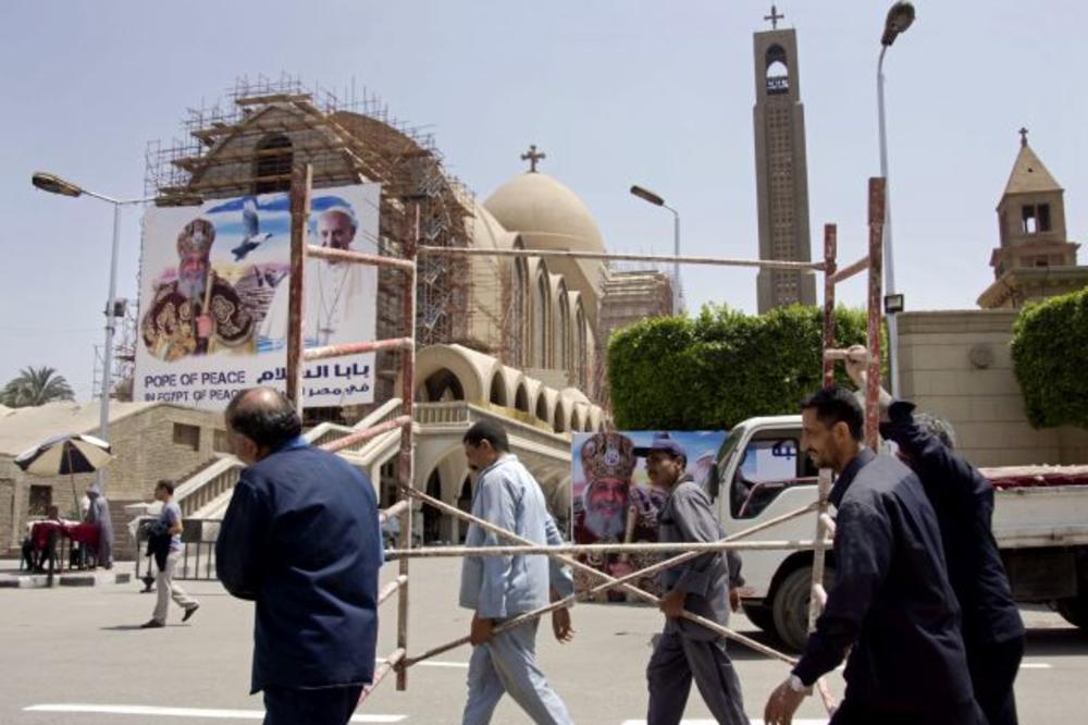 (VIDEO) ŠOKANTNO HAPŠENJE U EGIPTU: Zbog napada na koptsku crkvu uhapšeni i hrišćani