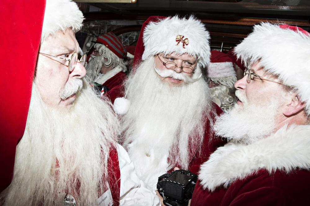 NIJE DOBRODOŠAO U SARAJEVU:  I ove godine proterali Deda Mraza iz vrtića