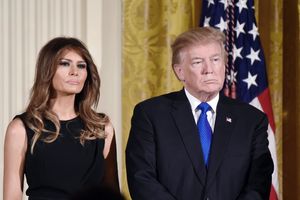 NIJE MELANIJA, A NI IVANKA: Ova bivša manekenka ima veliku moć u Beloj kući, a sada je otkrivena i njena mračna tajna